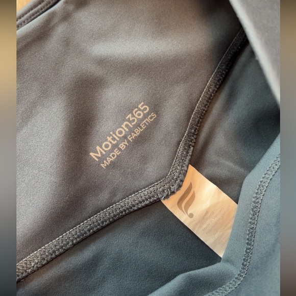 NWOT Fabletics Motion365 Leggings in Dark Blue - Picture 13 of 13